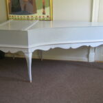 Cembaloet på sit nye stel inden staffering med bladguld